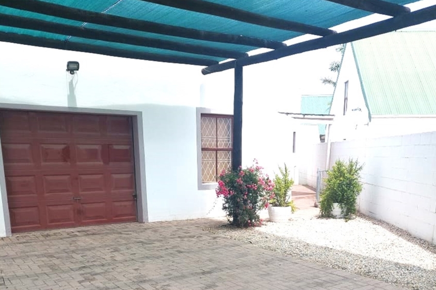 To Let 3 Bedroom Property for Rent in Skiathos Western Cape